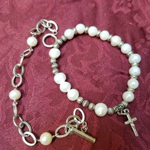 Sterling silver and cultured pearls.